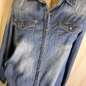 Vntg Hippie Laundry Lightweight  Button Up Long Sleeve Ombre Denim Shirt Large